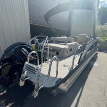 60 x 16 tri-toon passenger vessel