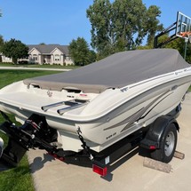 Sea ray 260 bow rider select