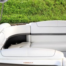 Formula 350 Crossover Bowrider