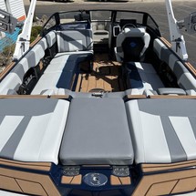 Malibu Wakesetter 23 LSV