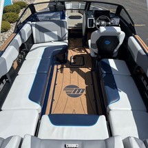 Malibu Wakesetter 23 LSV