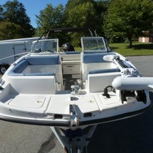Bayliner 190 Deck Boat