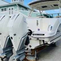 Boston Whaler 320 Vantage