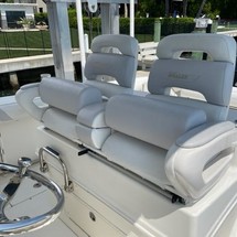 Boston Whaler 320 Outrage