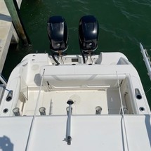 Boston Whaler 320 Outrage