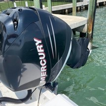 Boston Whaler 320 Outrage