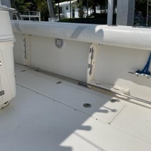 Boston Whaler 320 Outrage