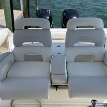 Boston Whaler 320 Outrage