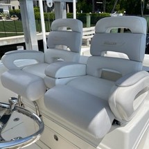 Boston Whaler 320 Outrage