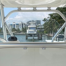 Boston Whaler 320 Outrage
