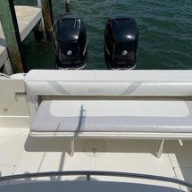 Boston Whaler 320 Outrage
