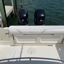 Boston Whaler 320 Outrage