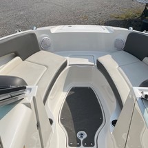 Sea Ray 240 Sundeck