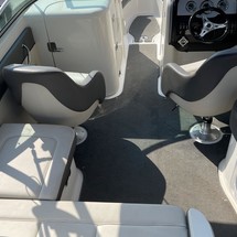 Sea Ray 240 Sundeck