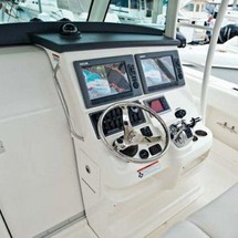 Boston Whaler 380 Outrage