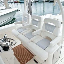 Boston Whaler 380 Outrage