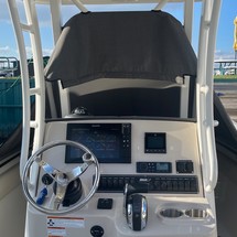 Boston Whaler 230 Outrage