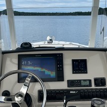 Boston Whaler 230 Outrage