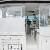 Boston Whaler 345 Conquest