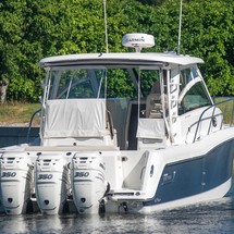 Boston Whaler 345 Conquest