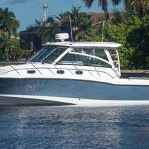 Boston Whaler 345 Conquest
