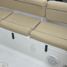 Sea Ray hunt ultra 211
