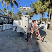 Boston Whaler 230 Outrage