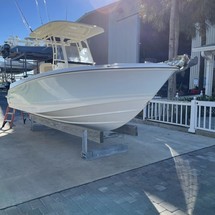 Boston Whaler 230 Outrage