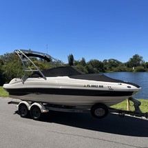 Sea Ray 200 Sundeck