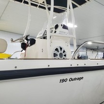 Boston Whaler 190 Outrage