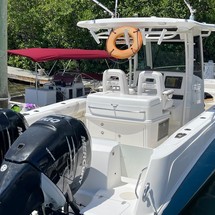 Boston Whaler 320 Outrage