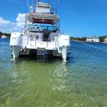 Glacier bay isle runner blue hull 2670