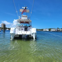 Glacier bay isle runner blue hull 2670