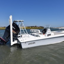 Hewes 16.9 redfisher