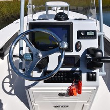 Hewes 16.9 redfisher