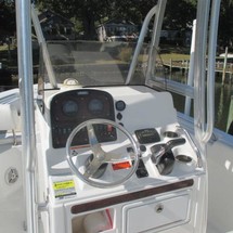 Sea Ray hunt ultra 211