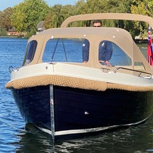 Interboat intender 700