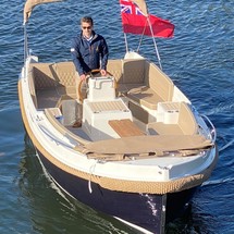 Interboat intender 700