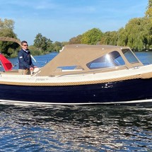 Interboat intender 700