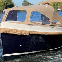 Interboat intender 700