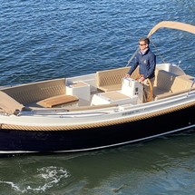 Interboat intender 700