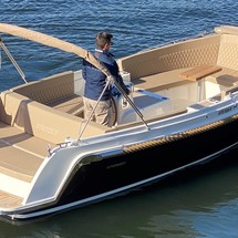 Interboat intender 700