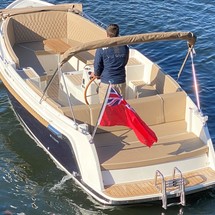 Interboat intender 700