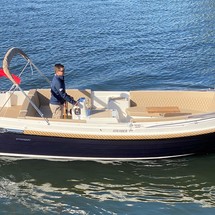 Interboat intender 700