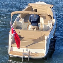 Interboat intender 700