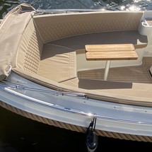 Interboat intender 700