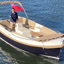 Interboat intender 700