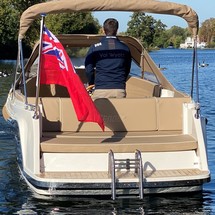 Interboat intender 700