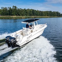 Boston Whaler 250 Outrage