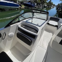 Bayliner VR6 BOWRIDER